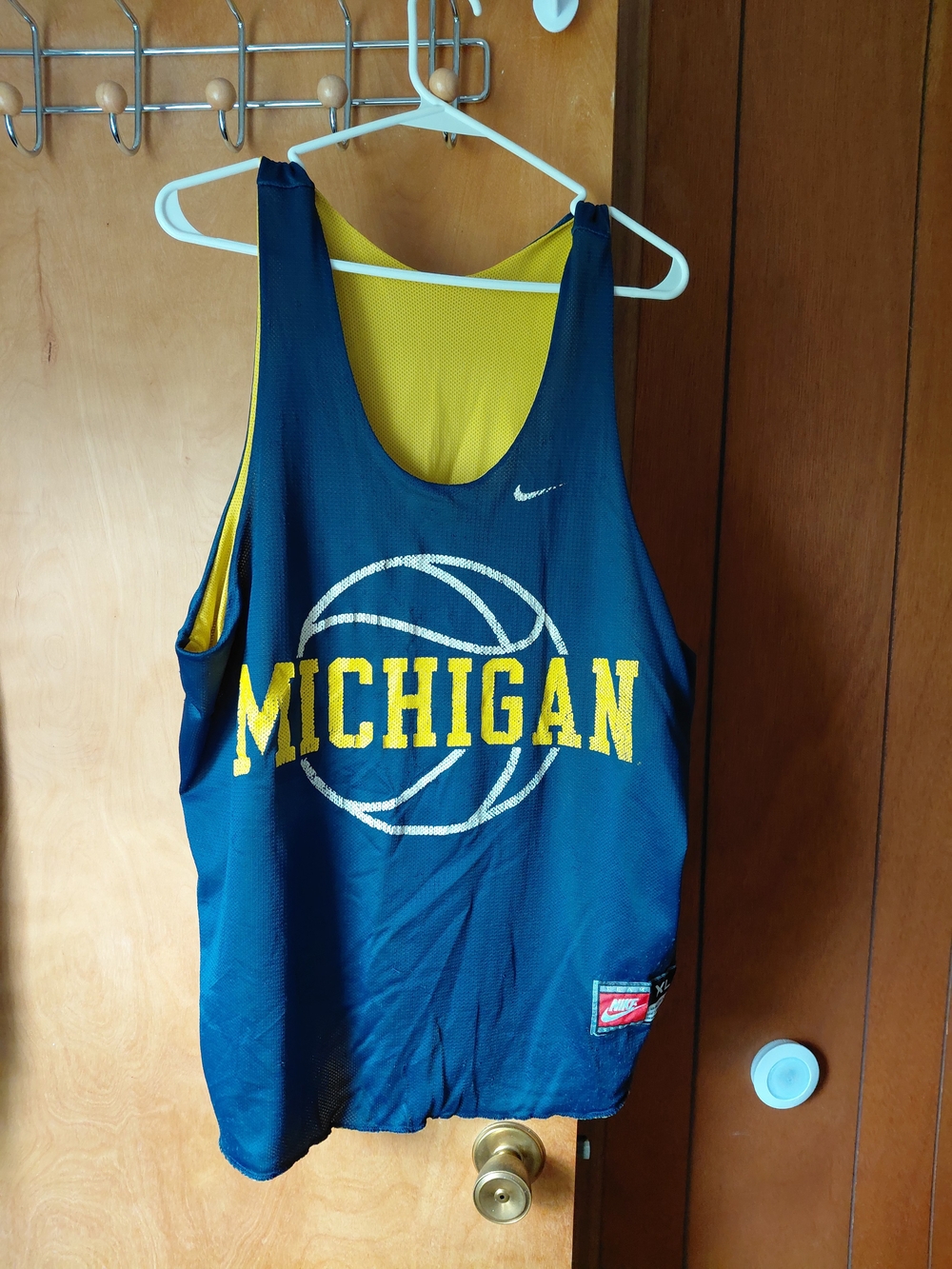 Nike Used Michigan Blue & Yellow Basketball Reversible Tank Size Xlg